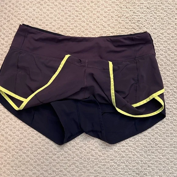 Lululemon speed up low rise shorts bundle size 6 - Picture 6 of 6